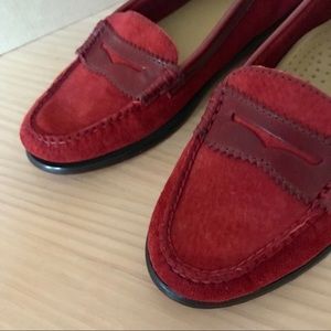 NEW Weejuns red suede leather loafers